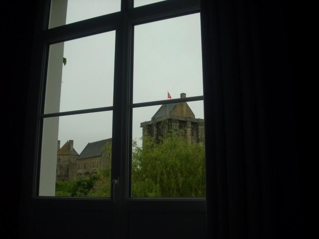 Auberge Du Vieux Chateau Saint-Sauveur-le-Vicomte Zimmer foto